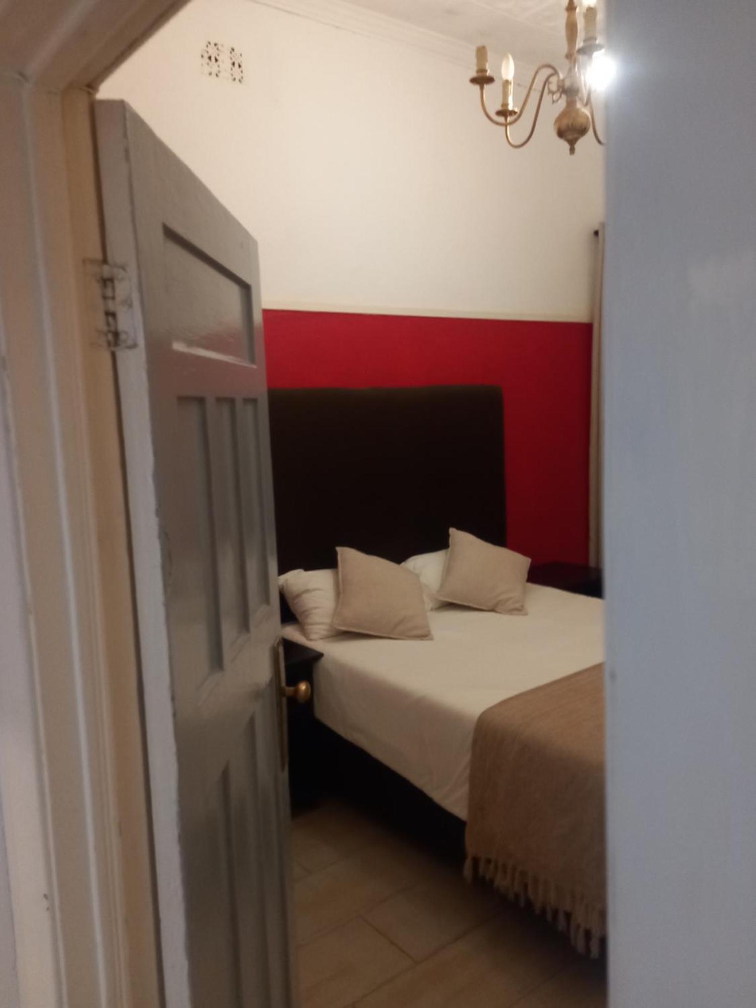 Choice Backpackers Lodge Bulawayo Esterno foto