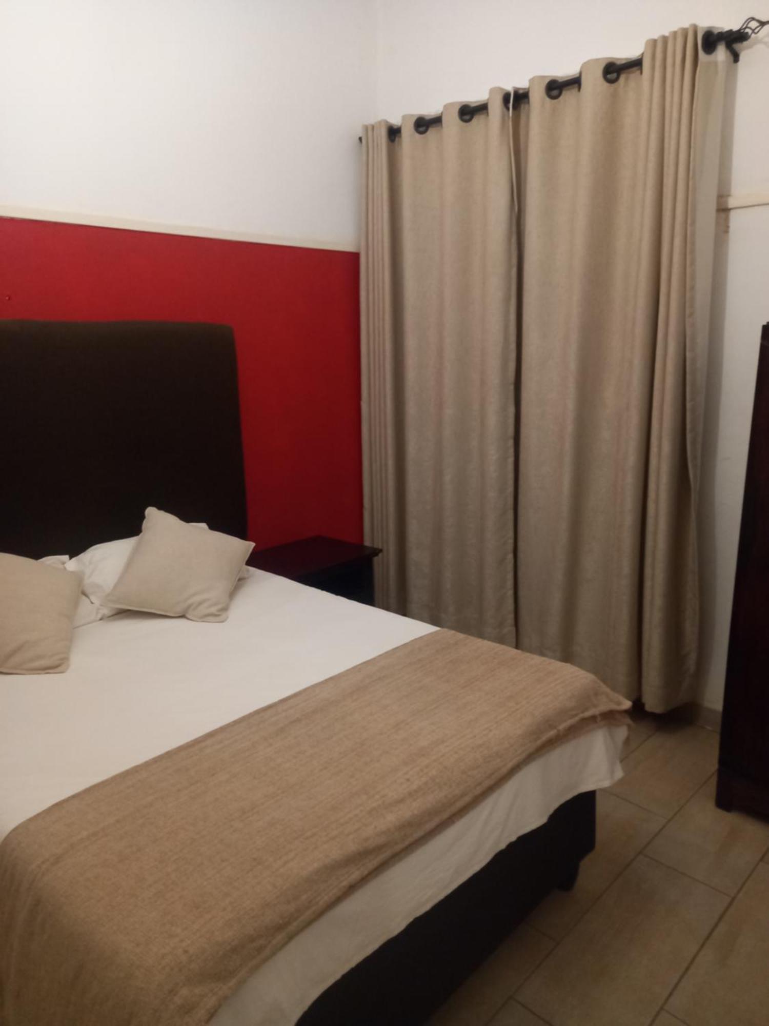 Choice Backpackers Lodge Bulawayo Esterno foto