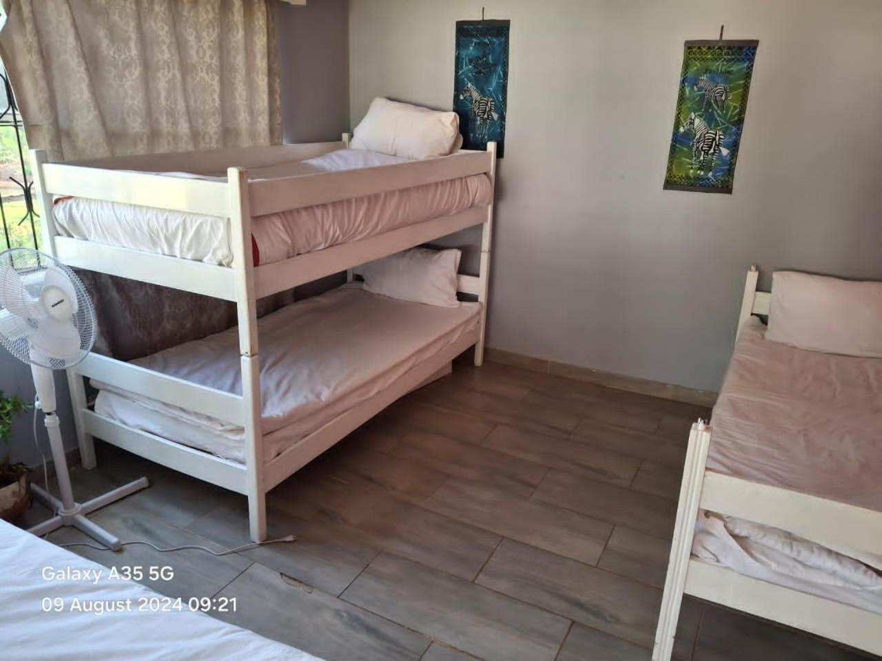 Choice Backpackers Lodge Bulawayo Esterno foto
